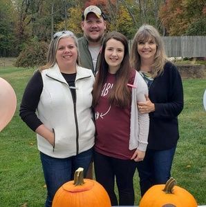 Meet your Posher, Monica